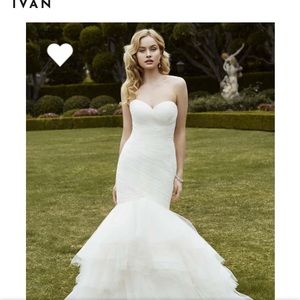 Wedding dress Blue by Enzoani-Ivan in size 4